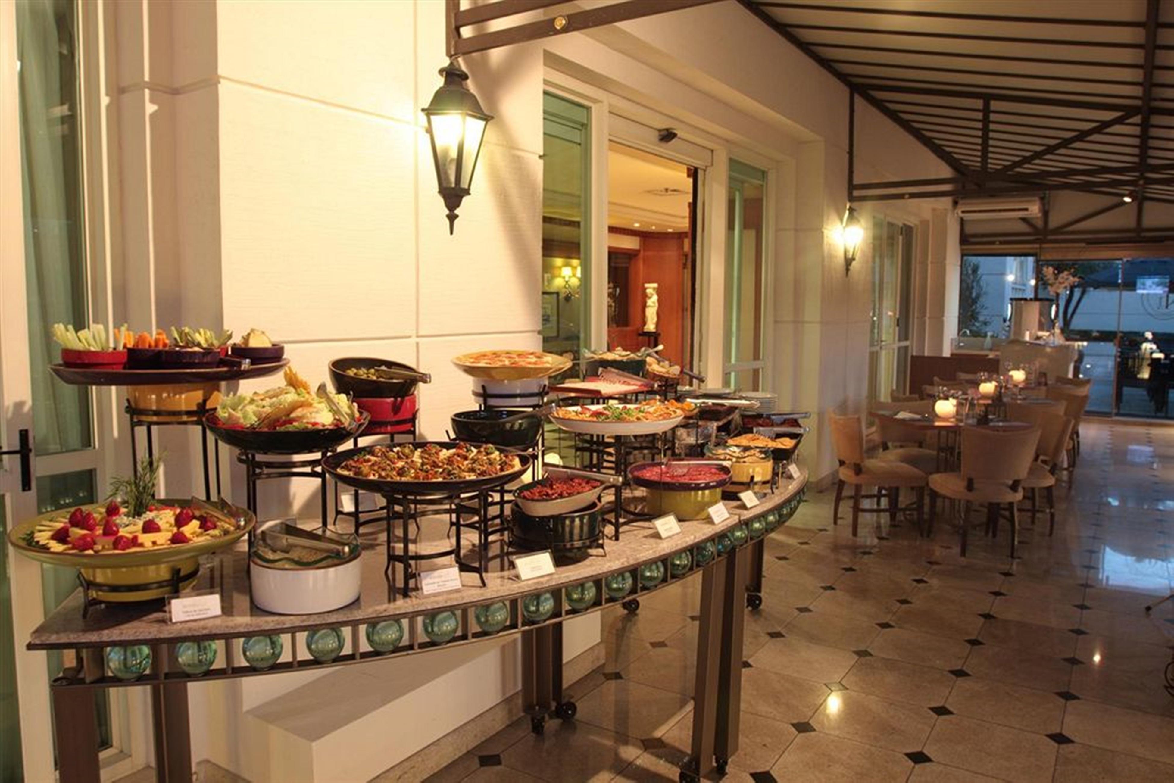 Gran Estanplaza Berrini Hotel Sao Paulo Exterior photo A buffet at a hotel