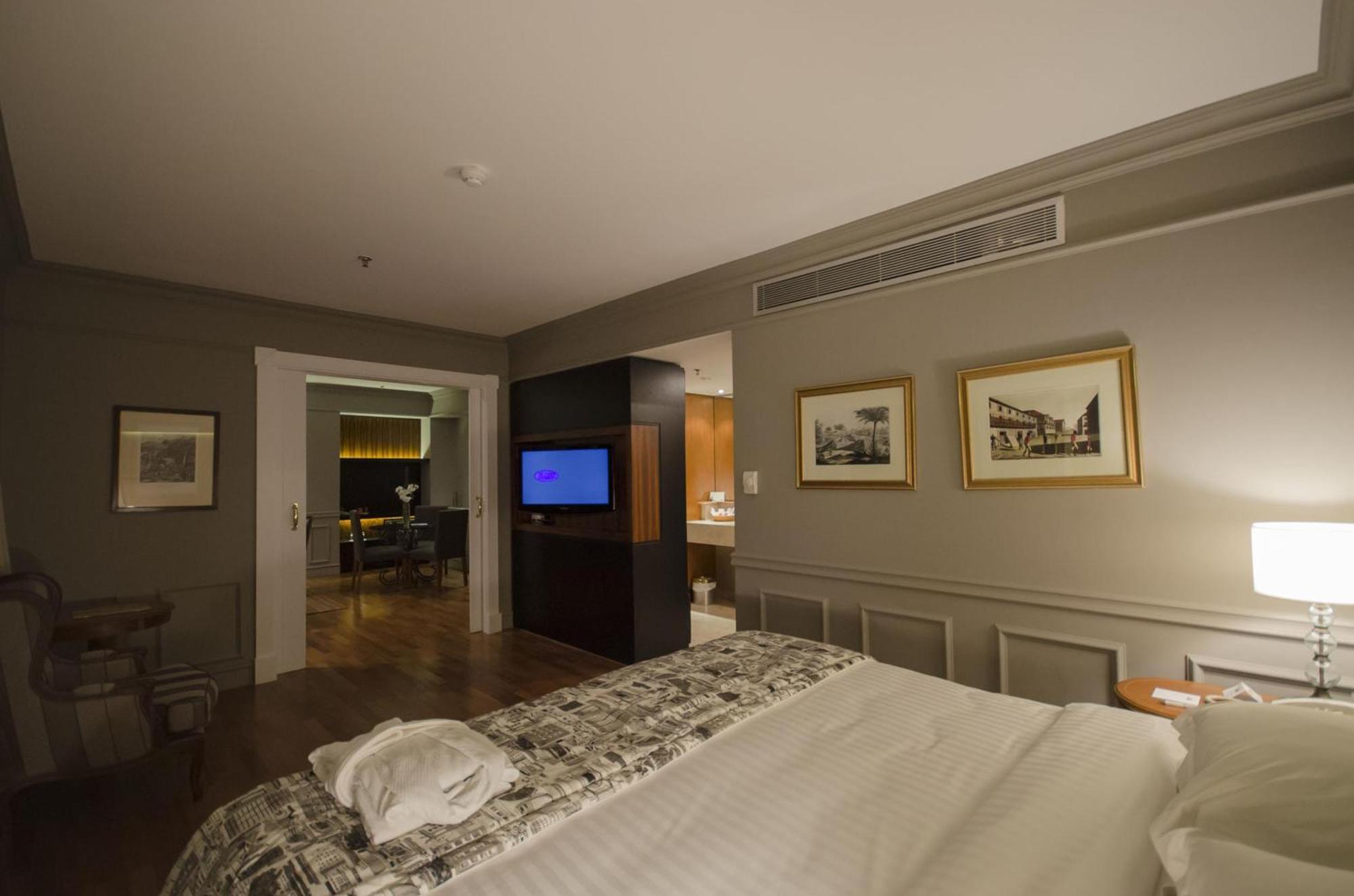 Gran Estanplaza Berrini Hotel Sao Paulo Room photo A suite at the hotel