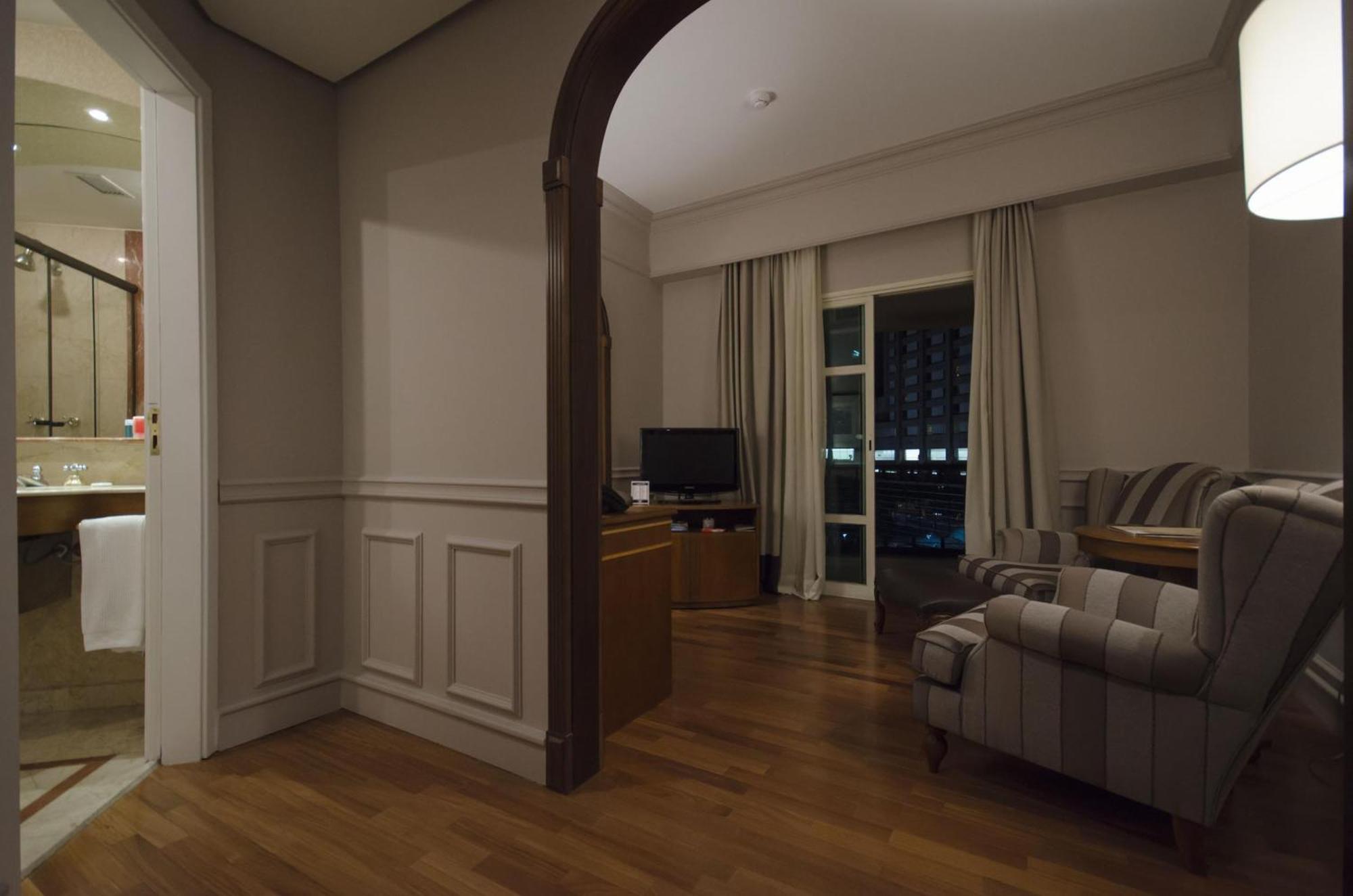 Gran Estanplaza Berrini Hotel Sao Paulo Room photo A suite at the hotel
